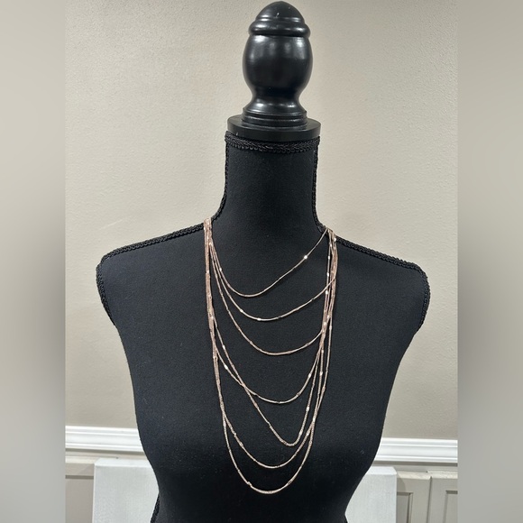 Jewelry - 🔴Elegant Gold Layered Necklace
